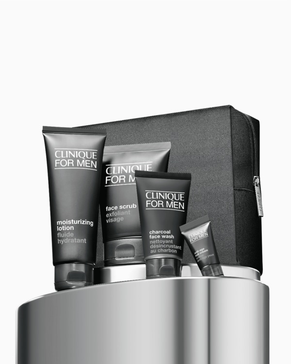 Refreshed Skin for Him: Clinique For Men Set, Μια συλλογή από τέσσερα αγαπημένα προϊόντα περιποίησης της ανδρικής επιδερμίδας σε κανονικό μέγεθος, για να δείχνει ανανεωμένος και ενυδατωμένος.